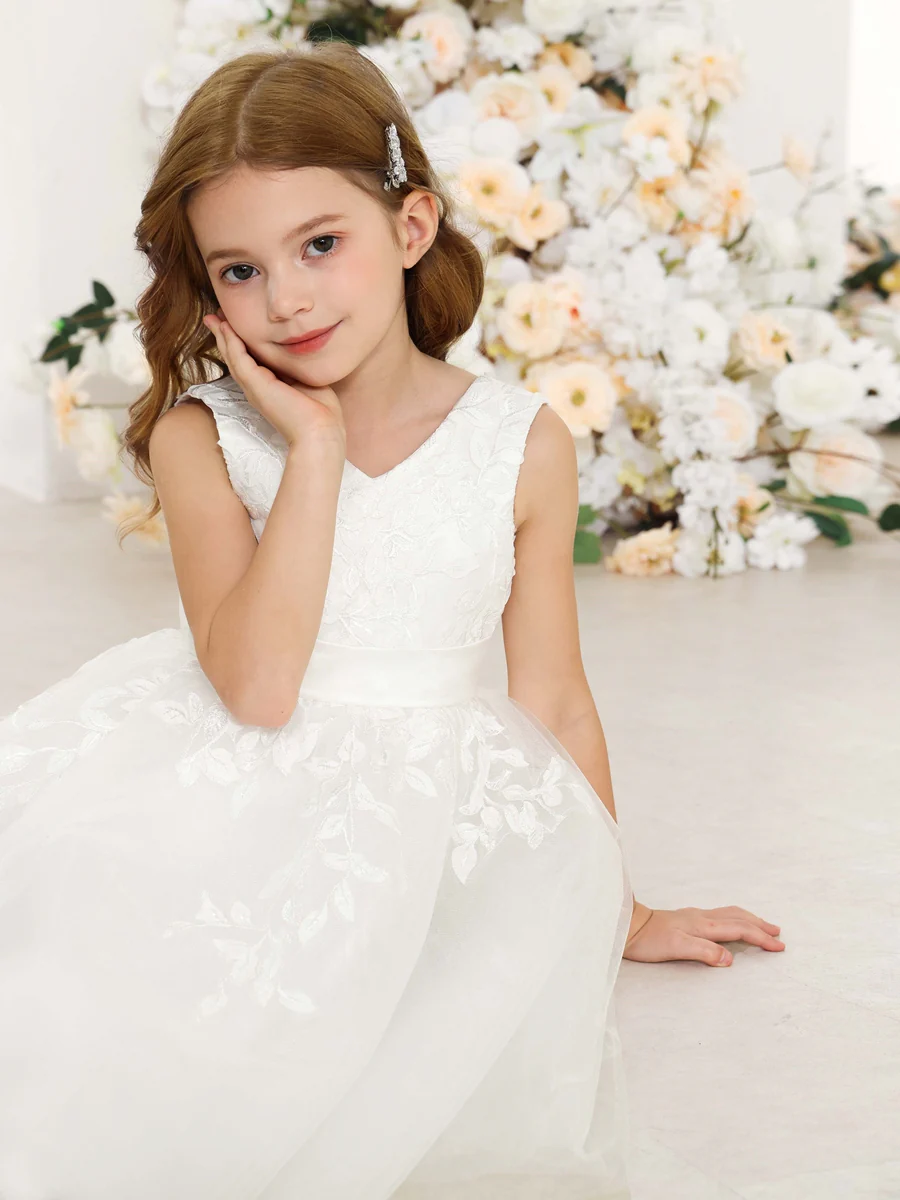 A-Line/Princess Lace Sleeveless V-Neck Knee-Length Flower Girl Dresses - Image 8