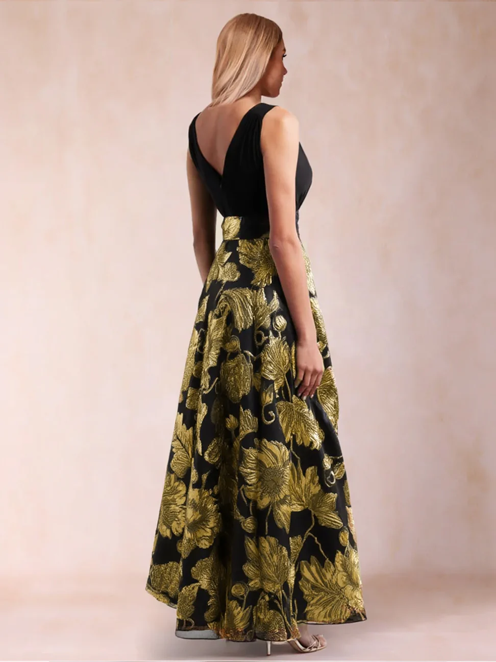 Ball Gown V-Neck Sleeveless Mother of the Bride Dresses With Belt - Image 2