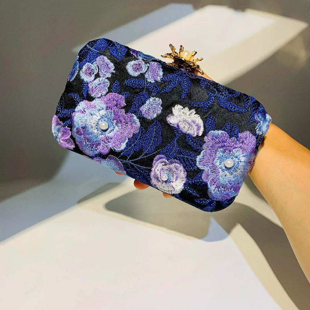 Flower Elegant Pearls Clutch Women's Handbags - Image 2