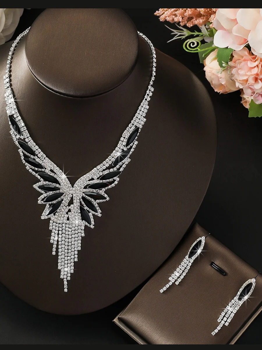 Women's Versatile Luxury Tassel Necklace and Earrings Jewelry Set - Image 6